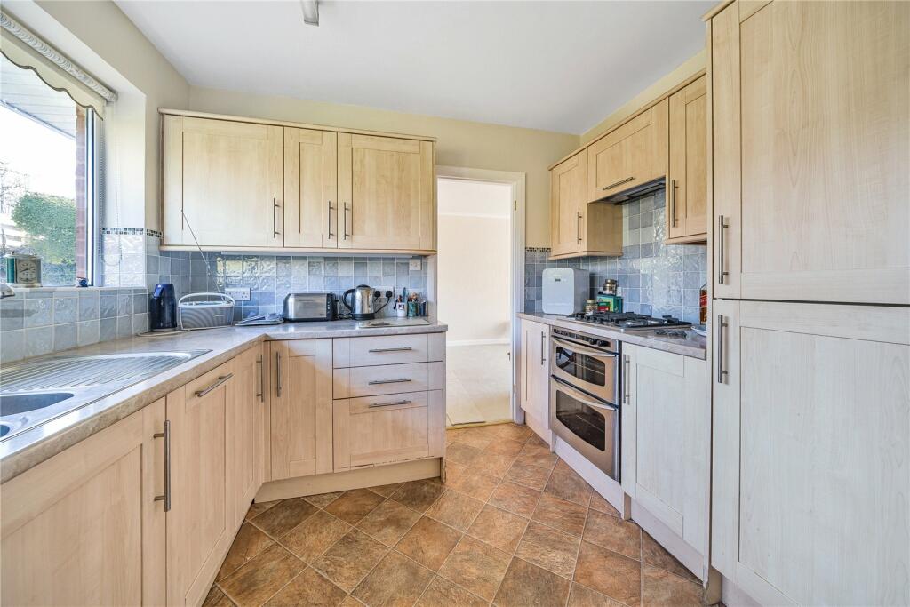 2 bedroom bungalow for sale in Woolbrook Rise, Sidmouth, Devon, EX10