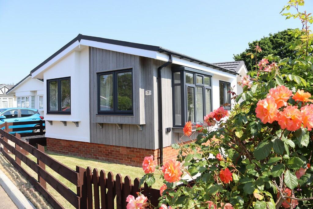 2 bedroom park home for sale in Ferndale Park, Fifield Road, SL6
