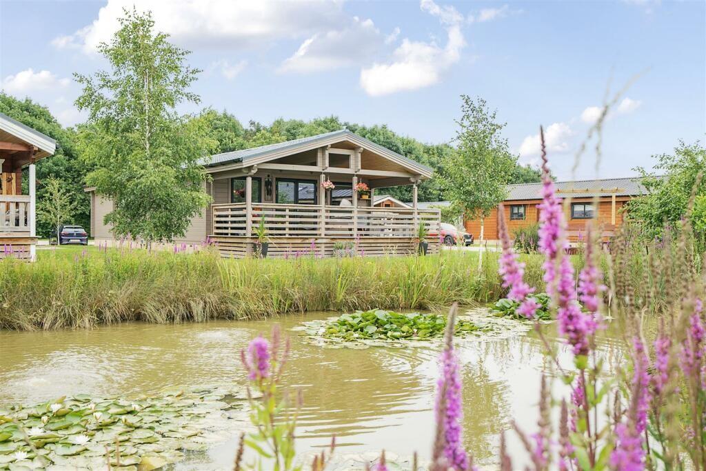 Main image of property: Frisby Lakes Lodge Park, Hoby Road, Melton Mowbray, LE14