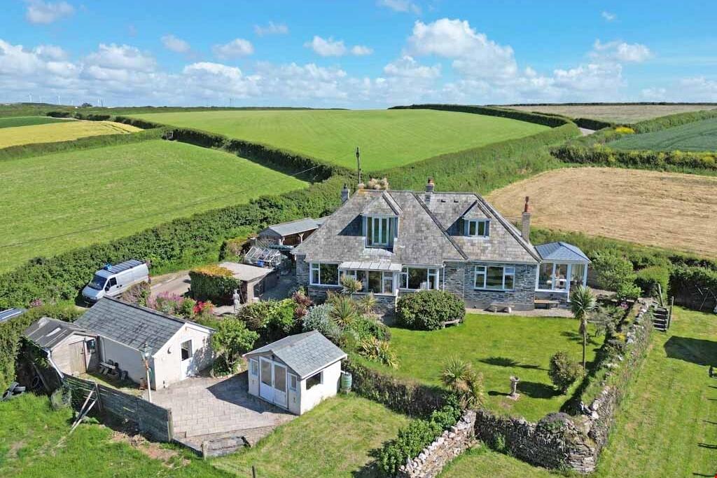 4 bedroom detached house for sale in Nr. Mawgan Porth and Porthcothan