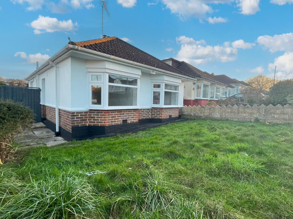 2 bedroom bungalow for sale in Wakefield Road, Midanbury, Southampton, Hampshire, SO18