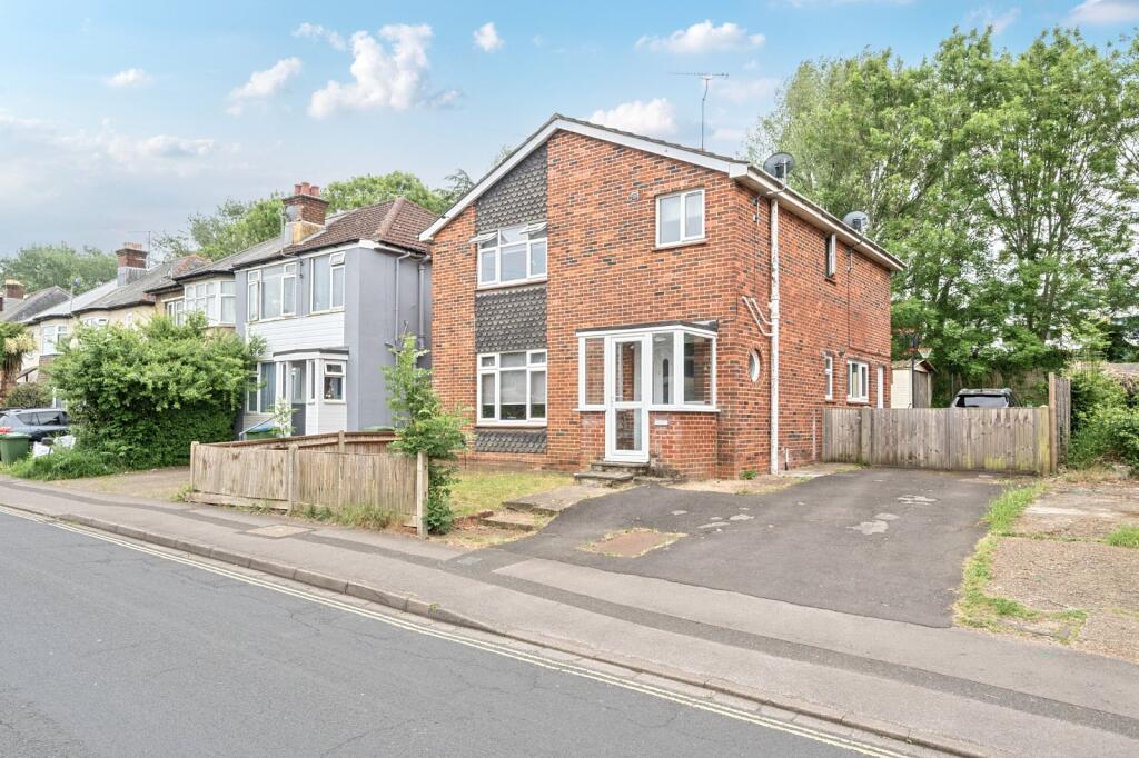 Main image of property: Oaktree Road, Bitterne Park, Hampshire, SO18