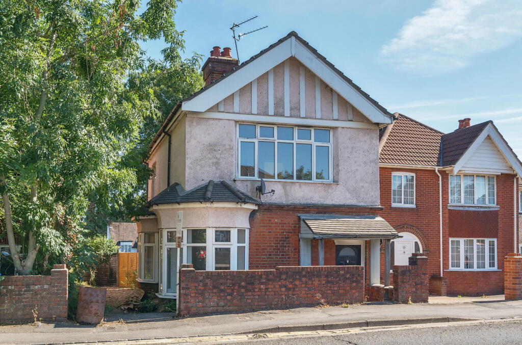 Main image of property: Bitterne Road West, Bitterne, Hampshire, SO18