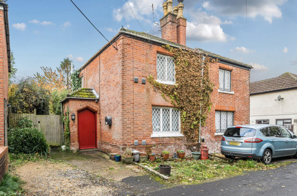 Main image of property: Romill Close, West End, Southampton, Hampshire, SO18