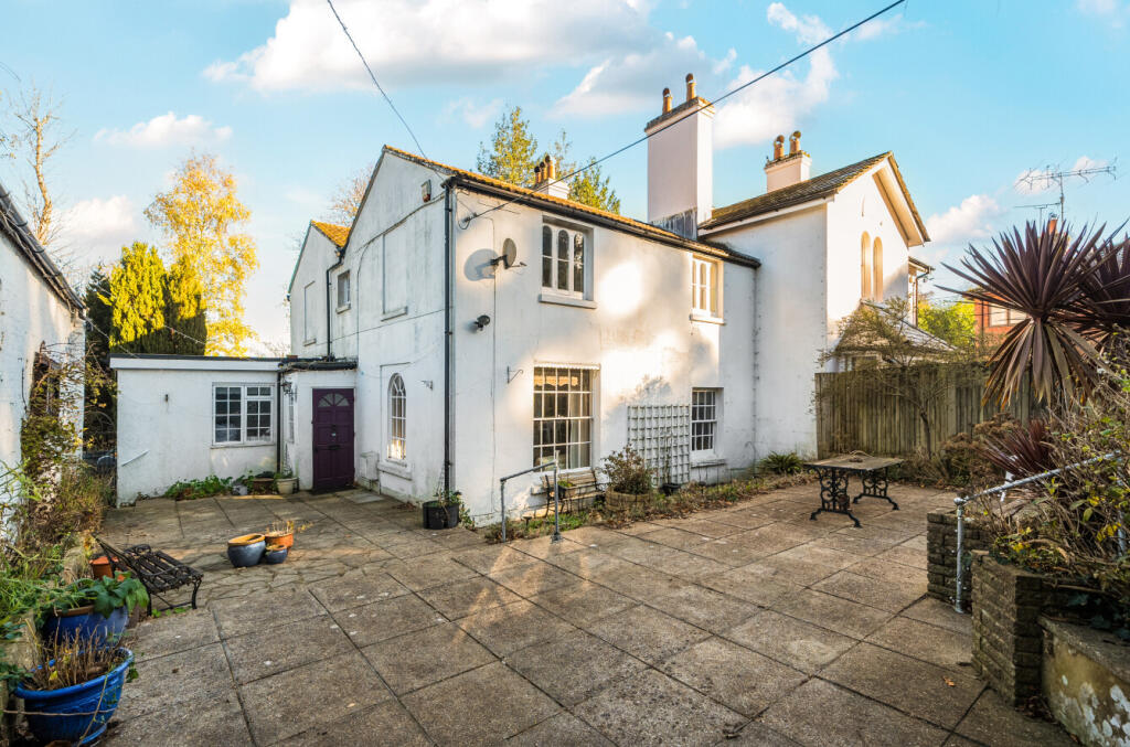Main image of property: Church Hill, West End, Southampton, Hampshire, SO30