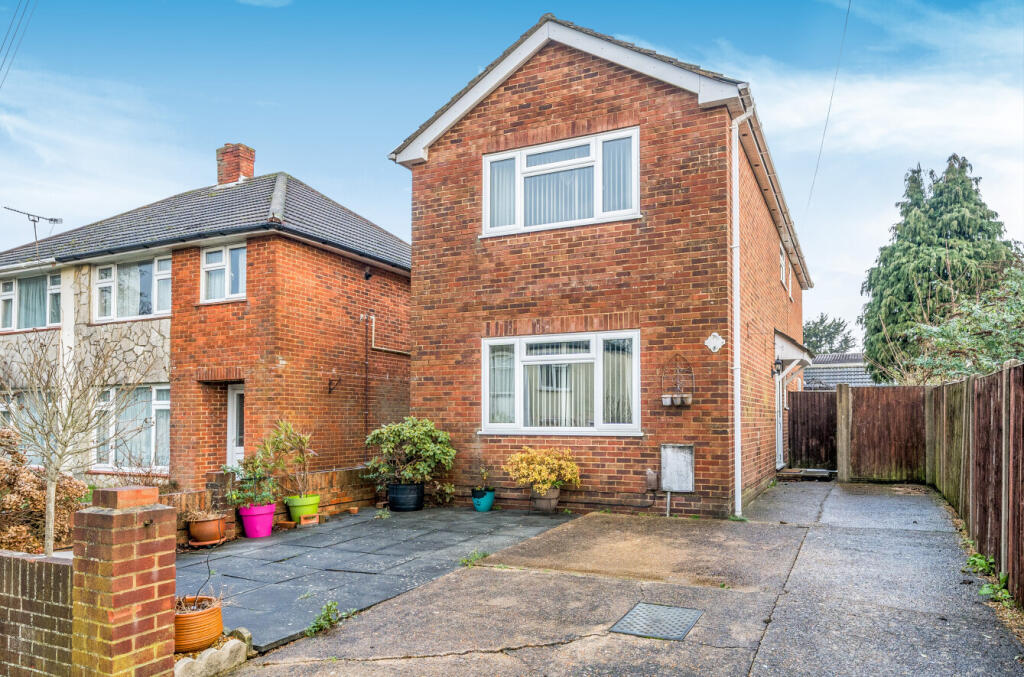 Main image of property: Commercial Street, Bitterne Village, Southampton, Hampshire, SO18