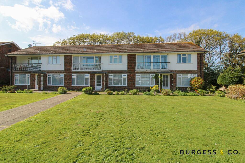 2 bedroom flat for sale in Fairlight Gardens, Fairlight, Hastings, TN35