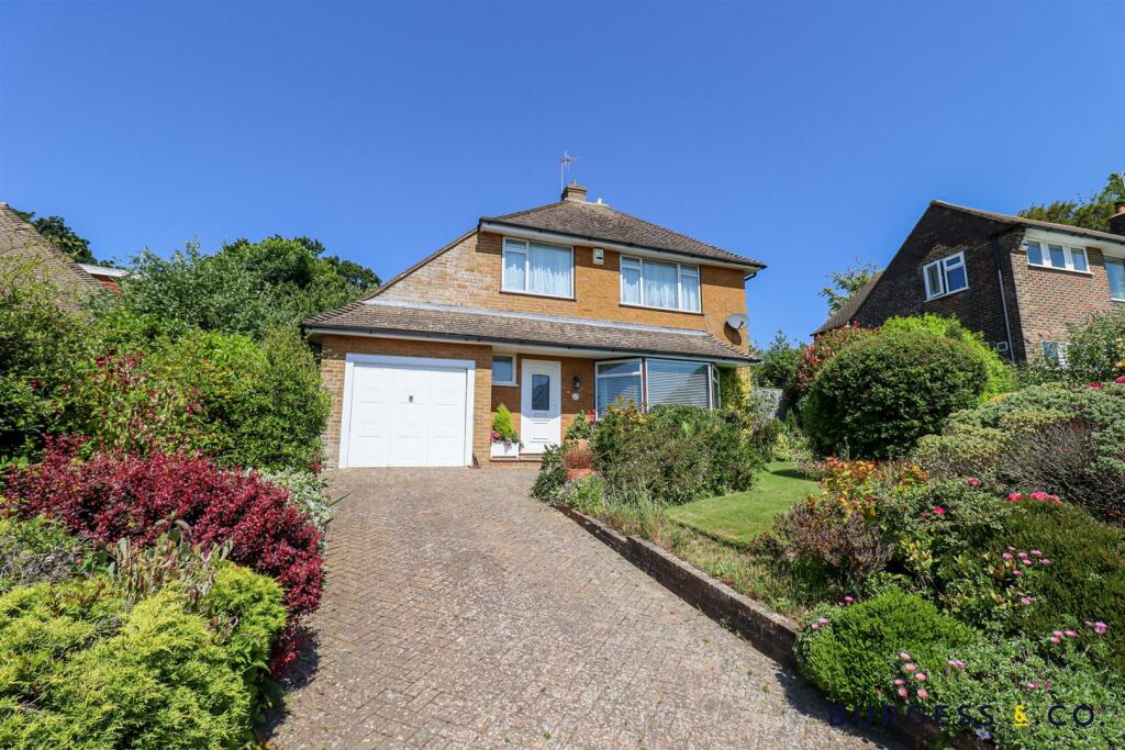 3 bedroom detached house for sale in Pinewoods, BexhillOnSea, TN39