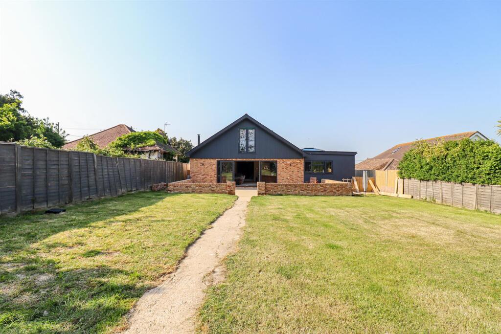 Main image of property: Fyrsway, Fairlight