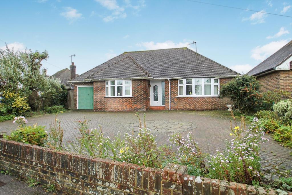 2 bedroom detached bungalow for sale in Pebsham Lane, Bexhill on Sea, TN40