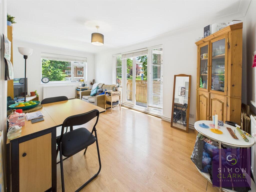 Main image of property: Moss Hall Grove, Woodside Park, N12