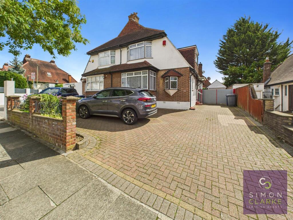 Main image of property: Chase Way, Southgate, N14 - Rent includes gardener