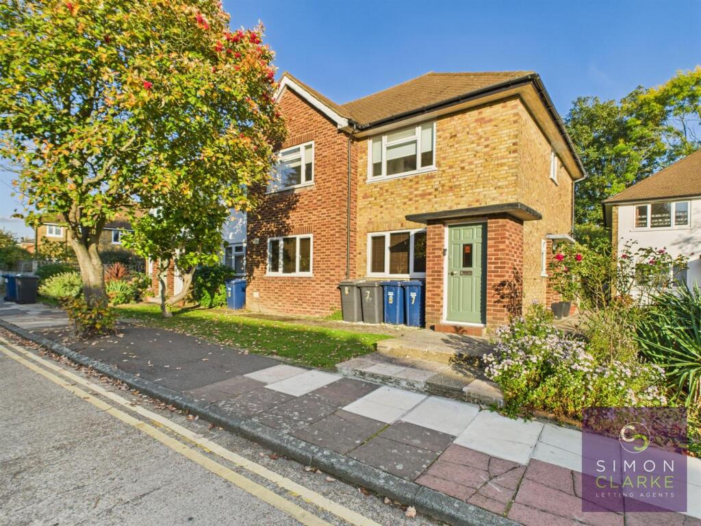 Main image of property: Cromwell Close, East Finchley, N2 - Private garden with maintenance included
