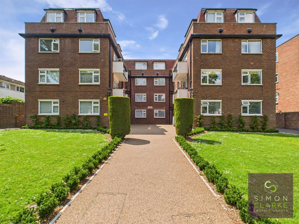 Main image of property: Moss Hall Grove, Woodside Park, N12