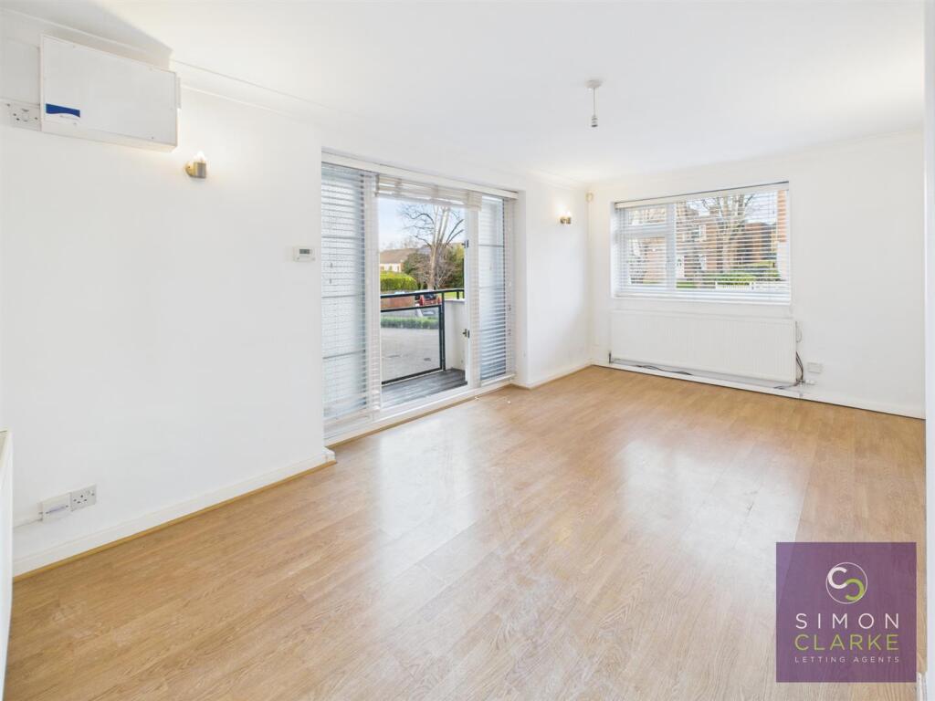 Main image of property: Moss Hall Grove, Woodside Park, N12