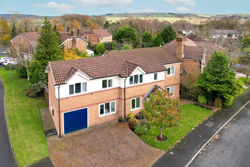 6 bedroom detached house for sale in Turton Heights, Bolton, BL2