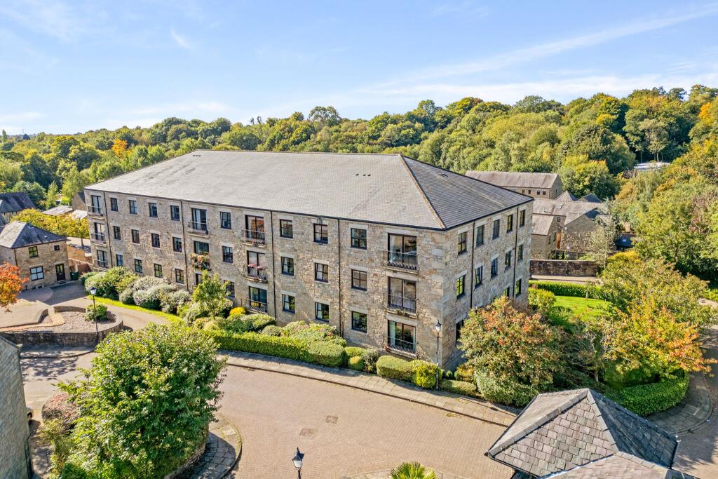 Main image of property: 3B Hardcastle Gardens, Bolton, BL2