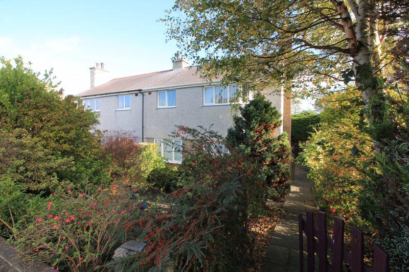 3 bedroom semidetached house for sale in Maes Llwyn, Amlwch, LL68