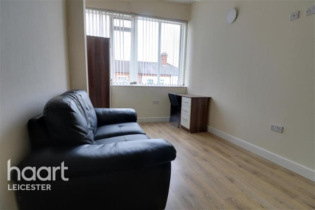 Studio flat for rent in Montague Road, LE2