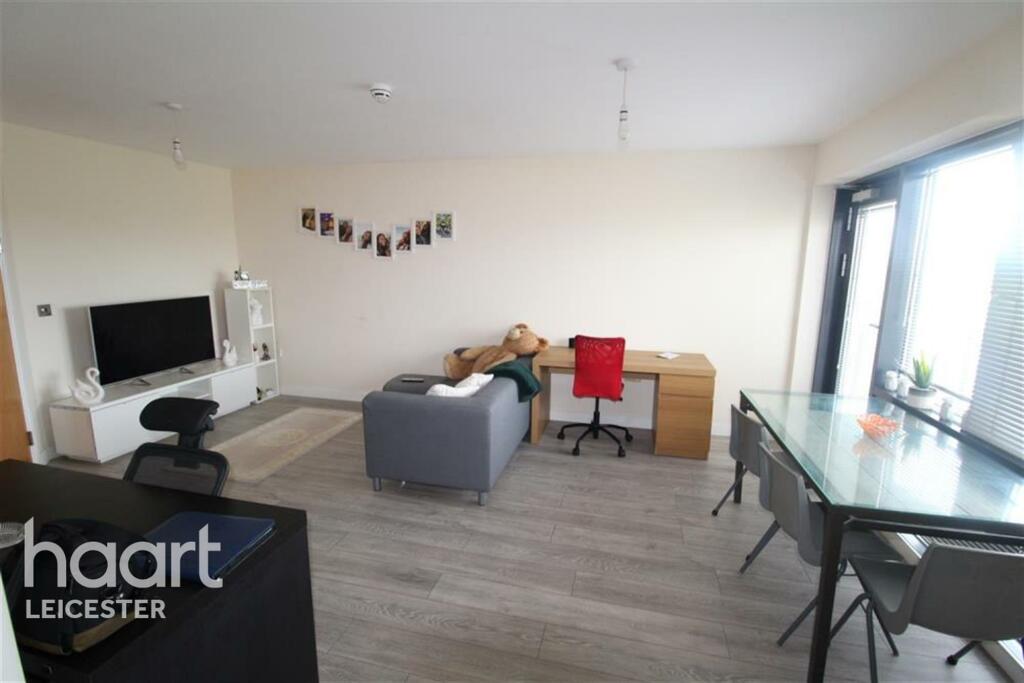 2 bedroom flat for rent in Dyersgate Apartments, LE3
