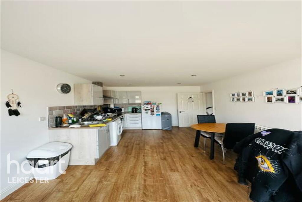 2 bedroom flat for rent in LE1 Living on Lee Street, LE1