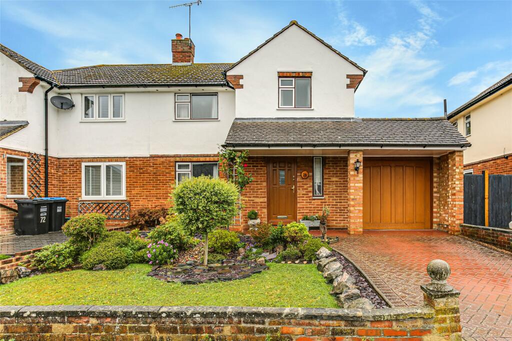3 bedroom semidetached house for sale in Easter Way, South Godstone