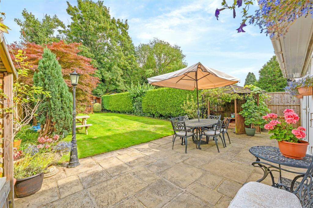 Additional property image - Farleigh Road, Warlingham, Surrey, CR6