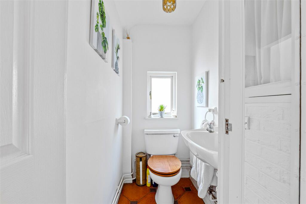 Additional property image - Farleigh Road, Warlingham, Surrey, CR6