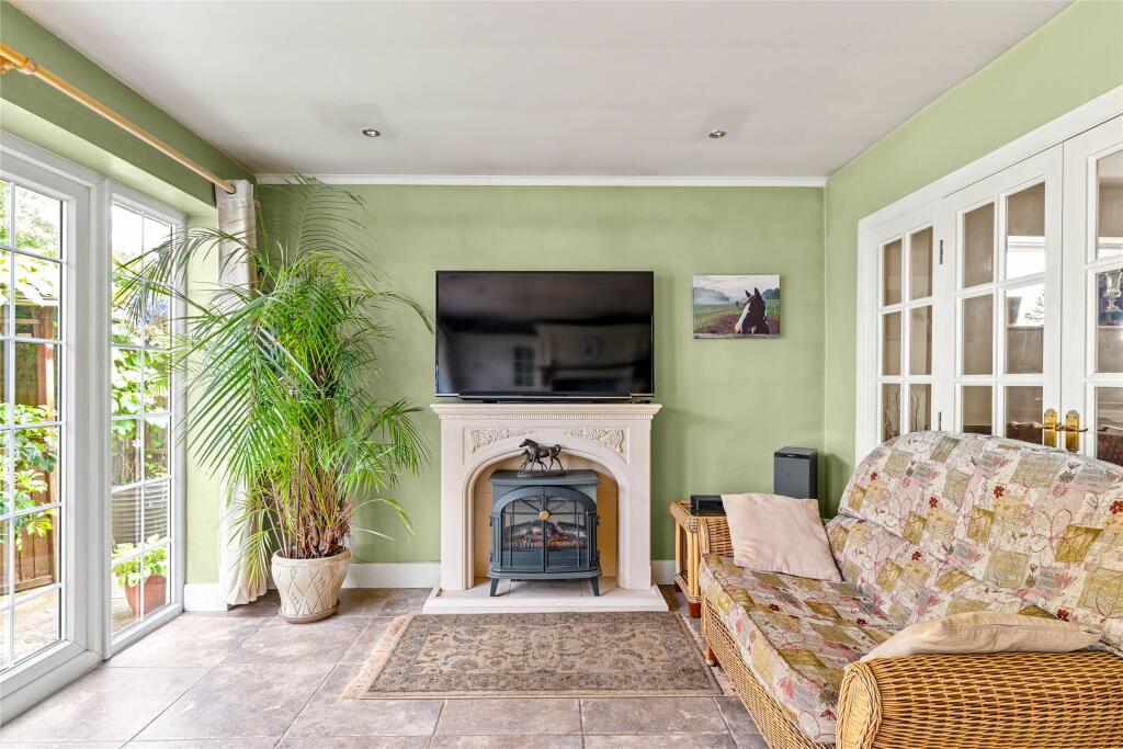 Additional property image - Farleigh Road, Warlingham, Surrey, CR6