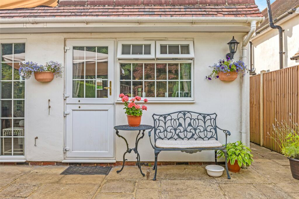 Additional property image - Farleigh Road, Warlingham, Surrey, CR6