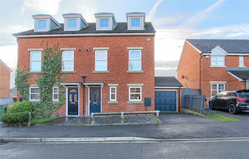 3 bedroom semidetached house for sale in Lindisfarne Avenue, Thornaby