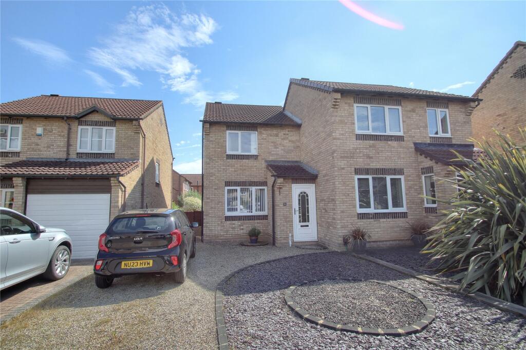 2 bedroom semidetached house for sale in Hidcote Gardens, Ingleby Barwick, TS17