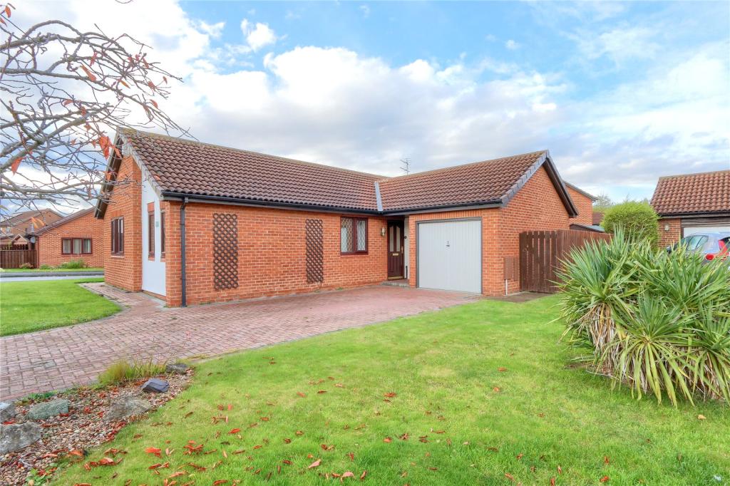3 bedroom bungalow for sale in Hawford Close, Ingleby Barwick, TS17