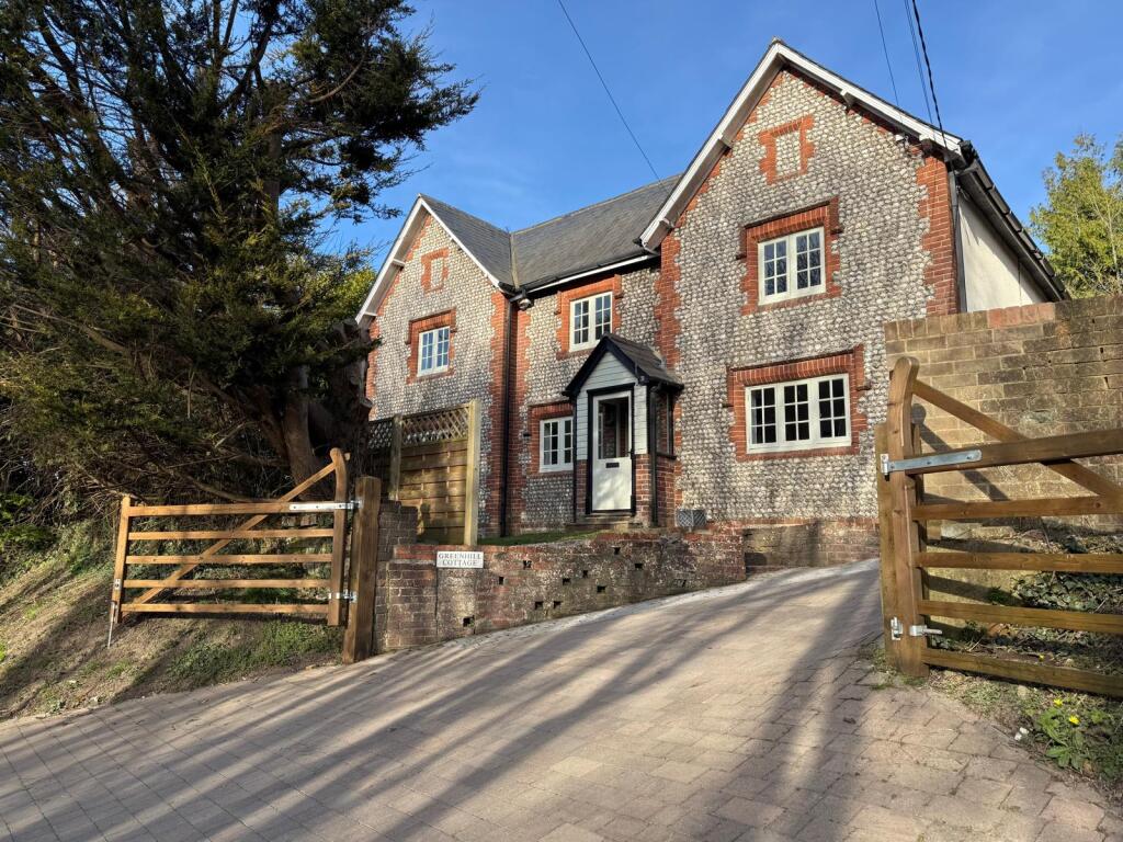 Main image of property: Spurlings Road  Fareham  UNFURNISHED