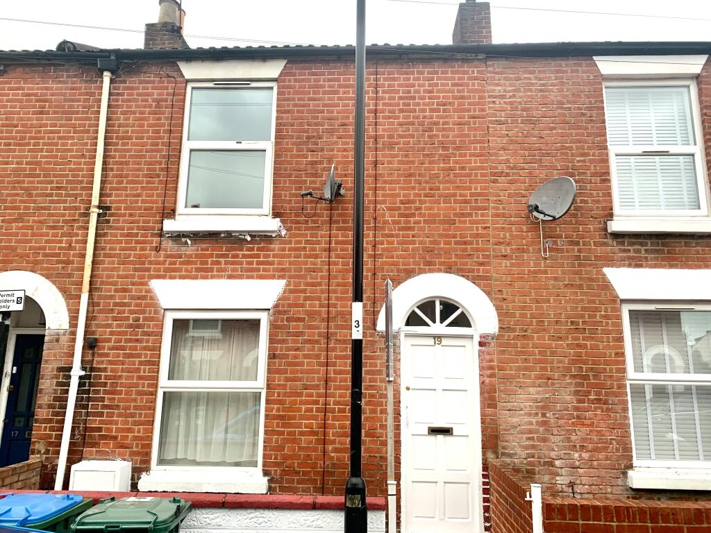 Main image of property: INNER AVENUE, SO14