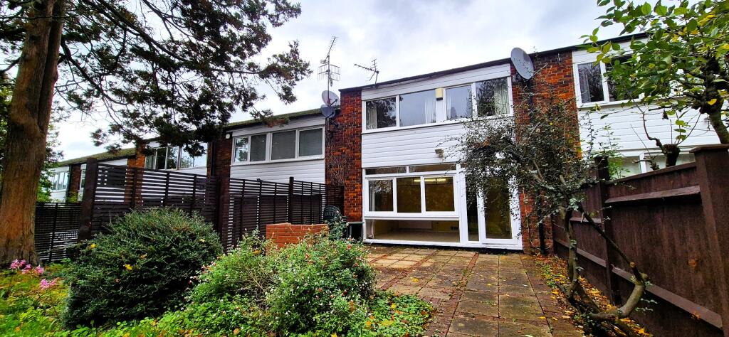 Main image of property: LINGWOOD CLOSE, SO16