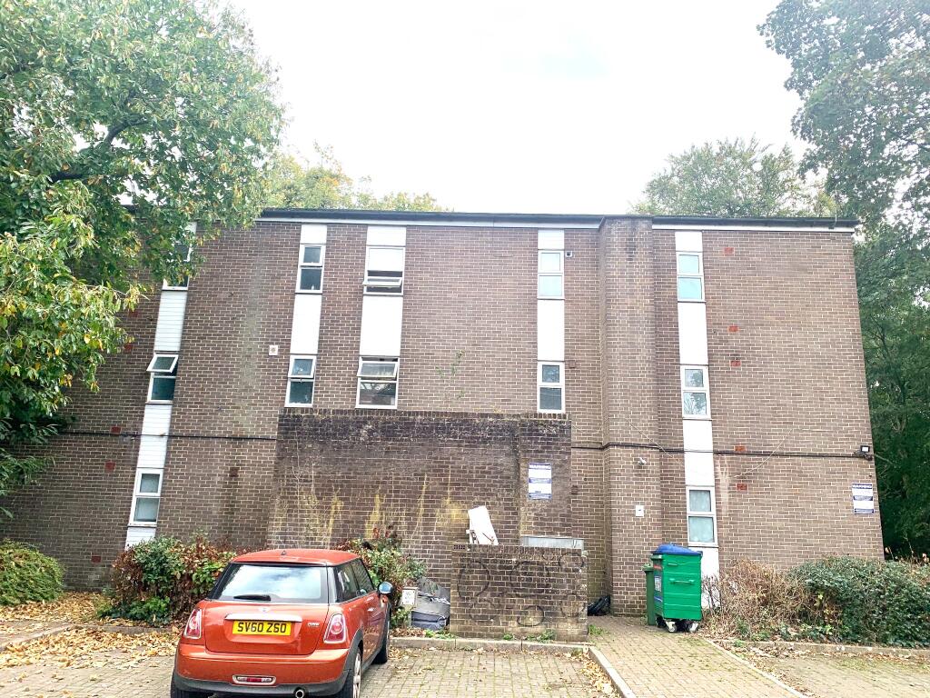 Main image of property: CLOSE TO GENERAL HOSPITAL, SO16