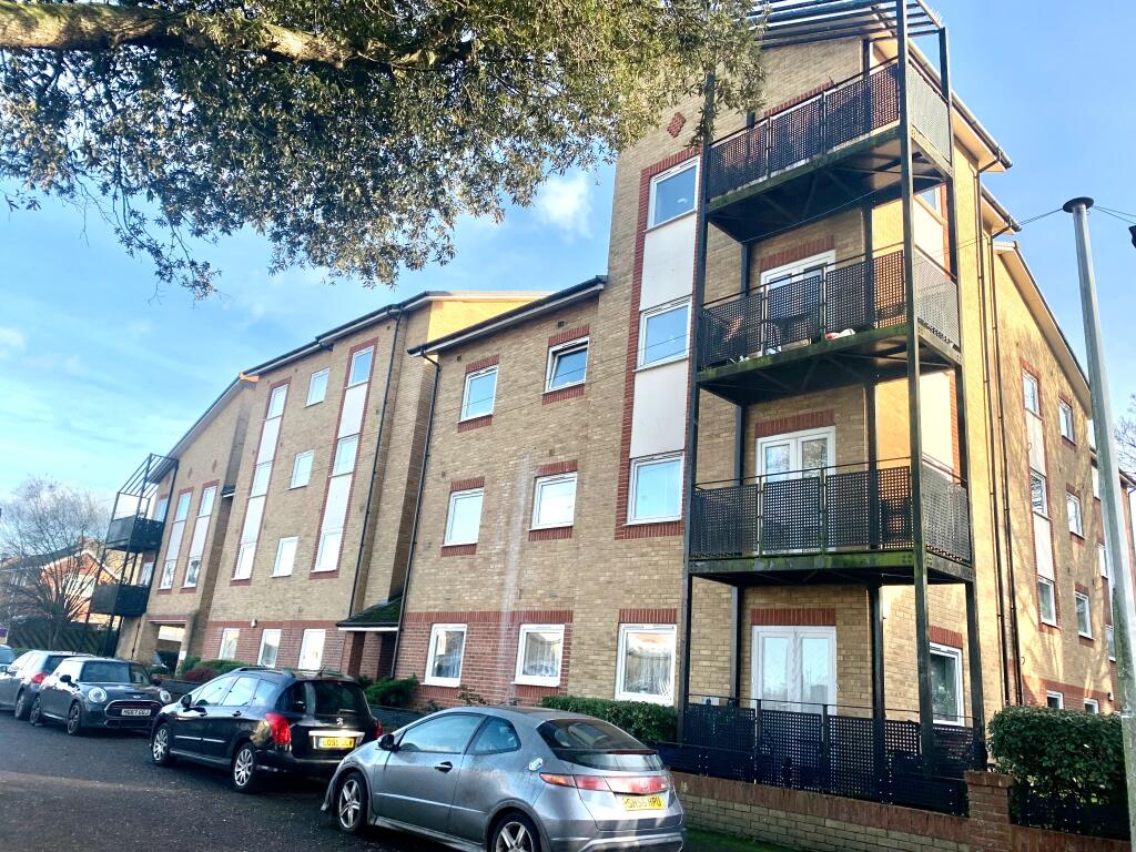 Main image of property: BITTERNE PARK, SO18