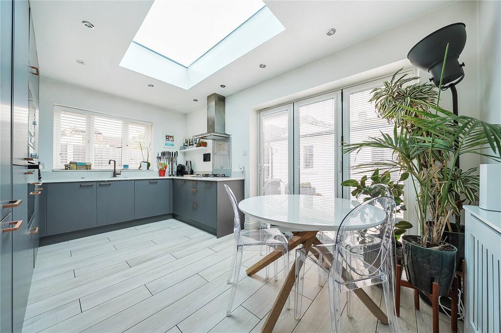 Main image of property: Melbourne Road, London