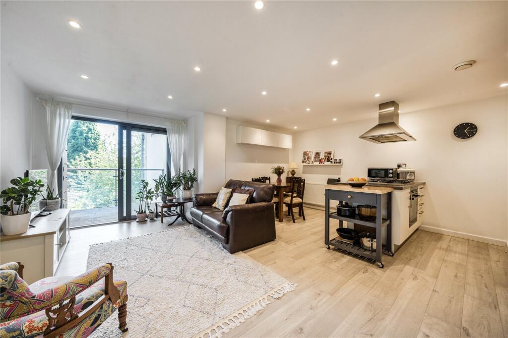 Main image of property: Buckingham Road, London