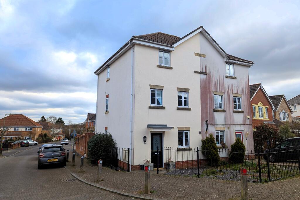 Main image of property: Totton   Kathryn Close   UNFURNISHED