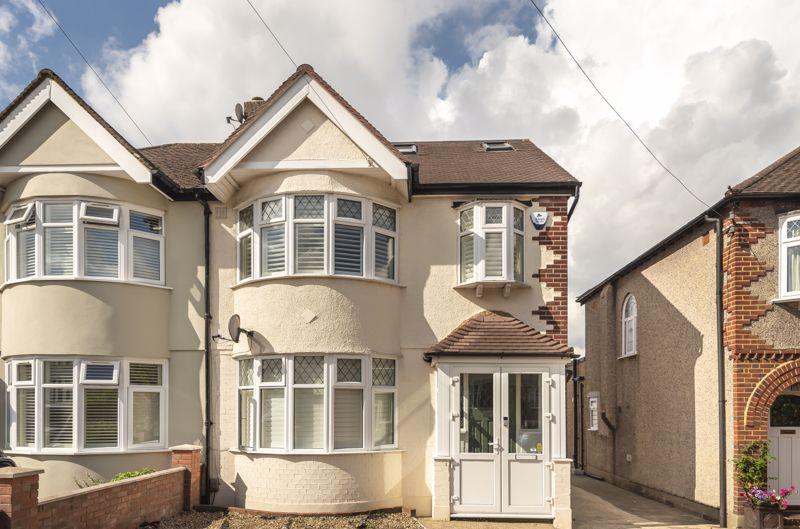 4 bedroom semidetached house for sale in Vale Road, Worcester Park, KT4