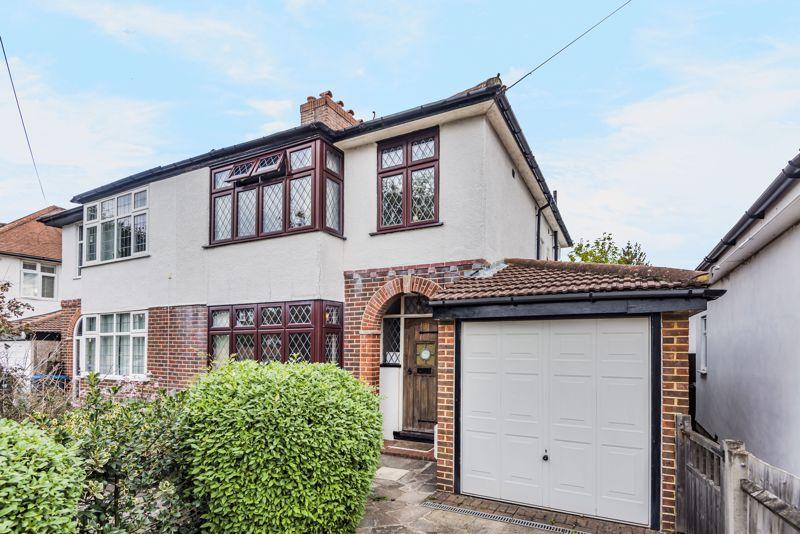 3 bedroom semidetached house for sale in Brockenhurst Avenue