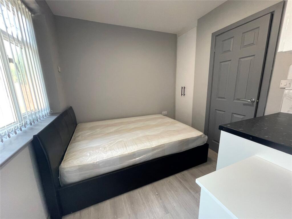 Main image of property: Thirlmere Avenue, Tilehurst, Reading, RG30