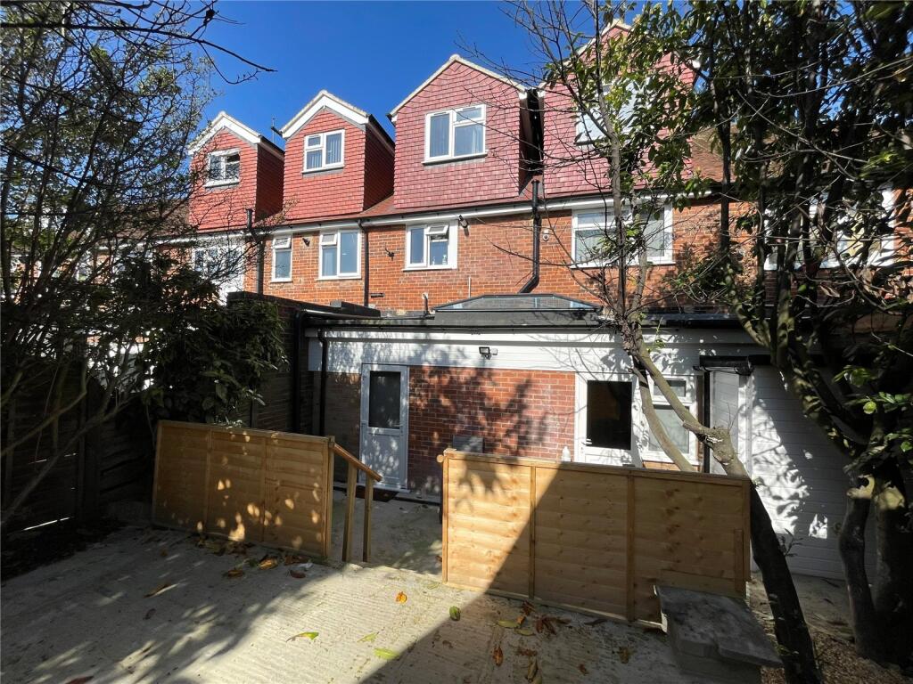 Main image of property: Kentwood Hill, Tilehurst, Reading, RG31
