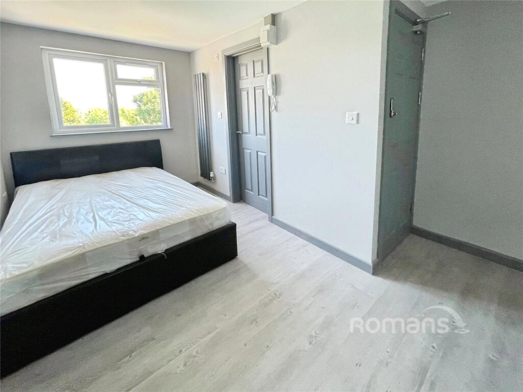 Main image of property: Thirlmere Avenue, Tilehurst, Reading, RG30