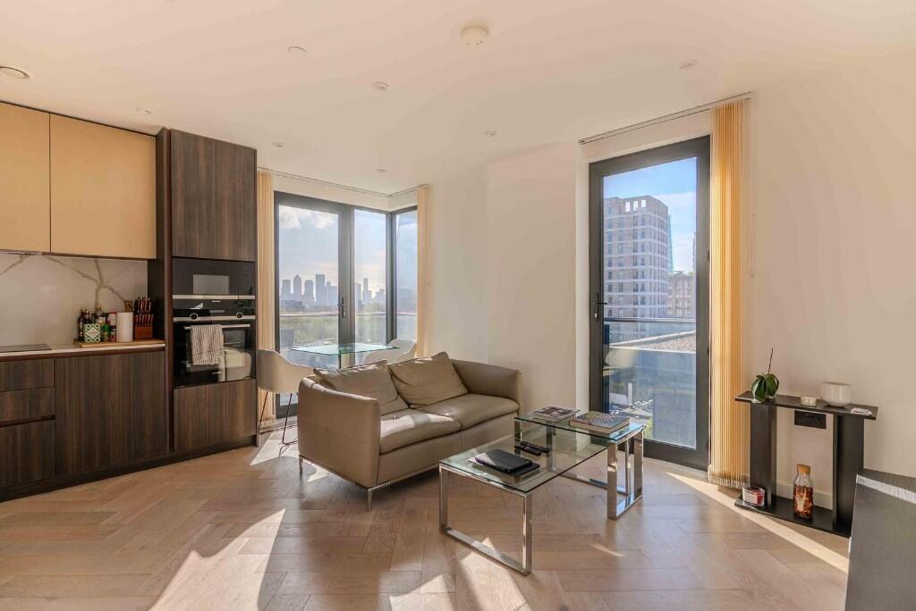 Main image of property: Luxe Tower, Dock Street, Tower Hill, E1