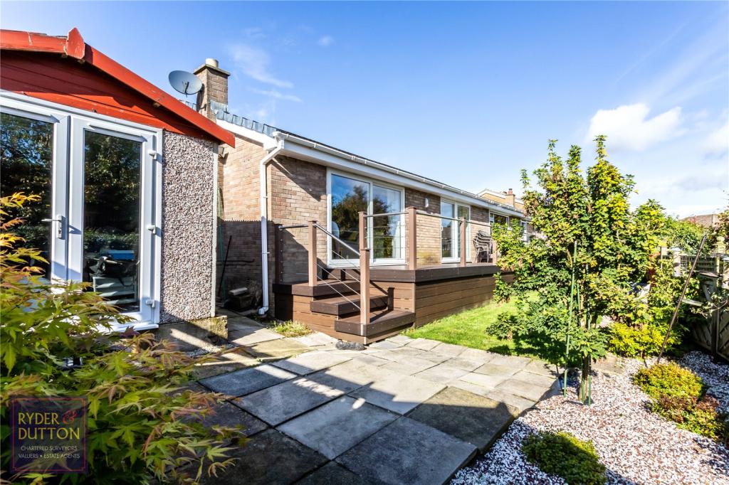 2 bedroom semidetached bungalow for sale in Heathmoor Park Road