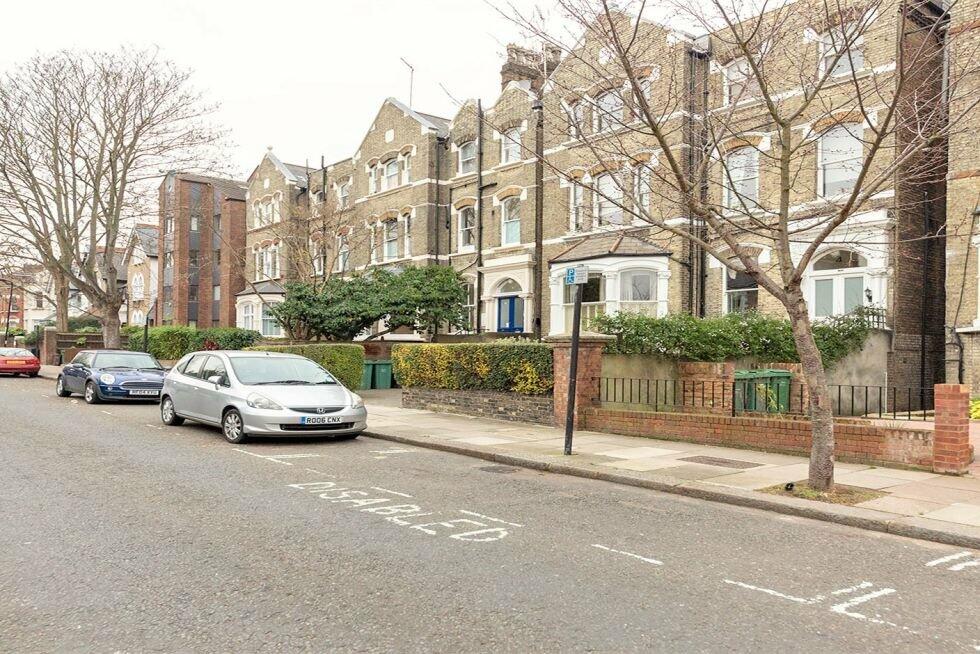 2 bedroom flat for rent in Woodchurch Road, South Hampstead NW6 , NW6