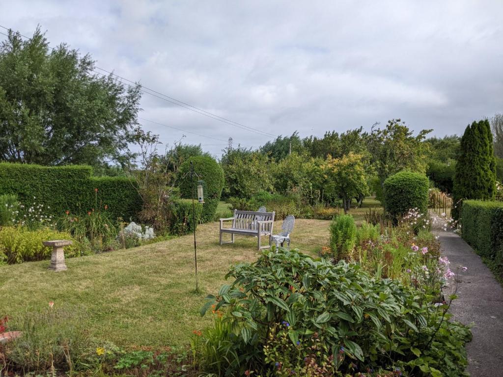 5 bedroom end of terrace house for sale in River Road, Pawlett, TA6